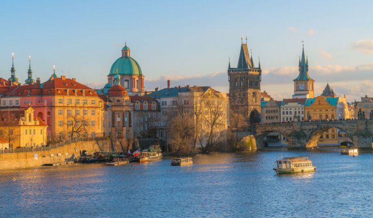 Ciudad de México → Praga, República Checa | Vuelo Redondo desde $11,005 MXN