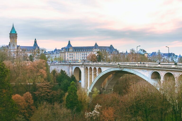 Ciudad de México → Luxemburgo, Luxemburgo | Vuelo Redondo desde $11,706 MXN